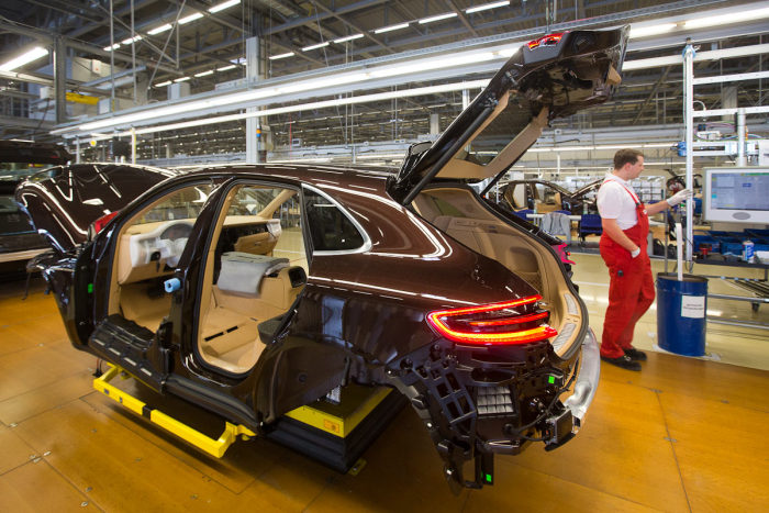 A Look Inside The Porsche Factory In Leipzig (45 pics)