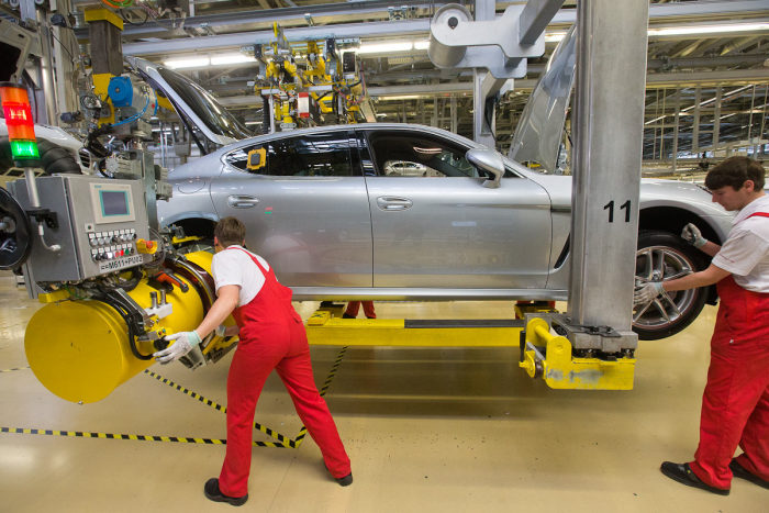 A Look Inside The Porsche Factory In Leipzig (45 pics)
