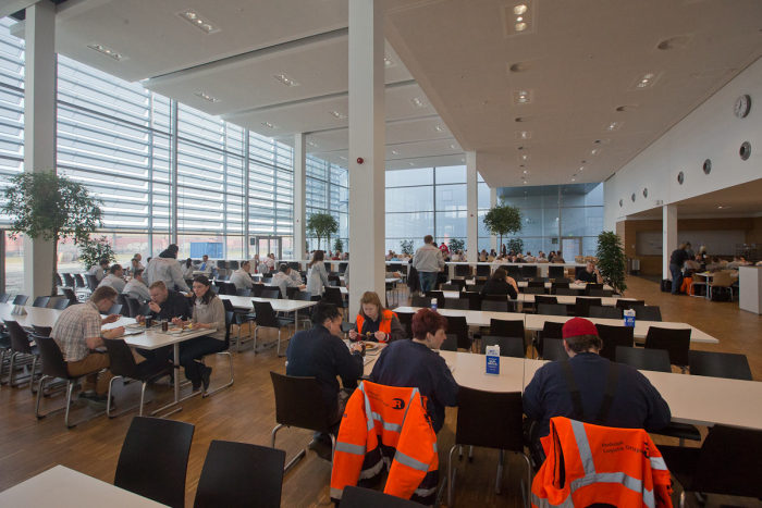 A Look Inside The Porsche Factory In Leipzig (45 pics)