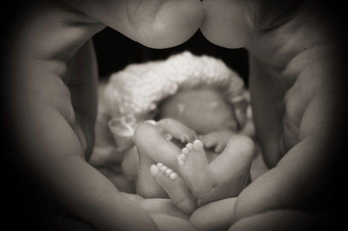Parents Pose With Their Babies For The Last Time (11 pics)