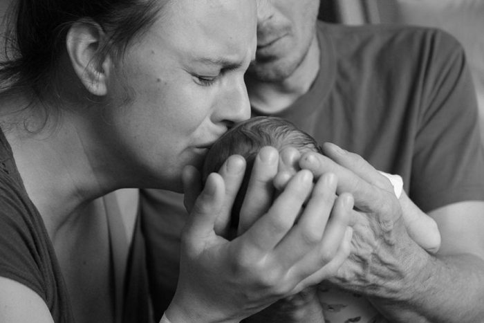 Parents Pose With Their Babies For The Last Time (11 pics)