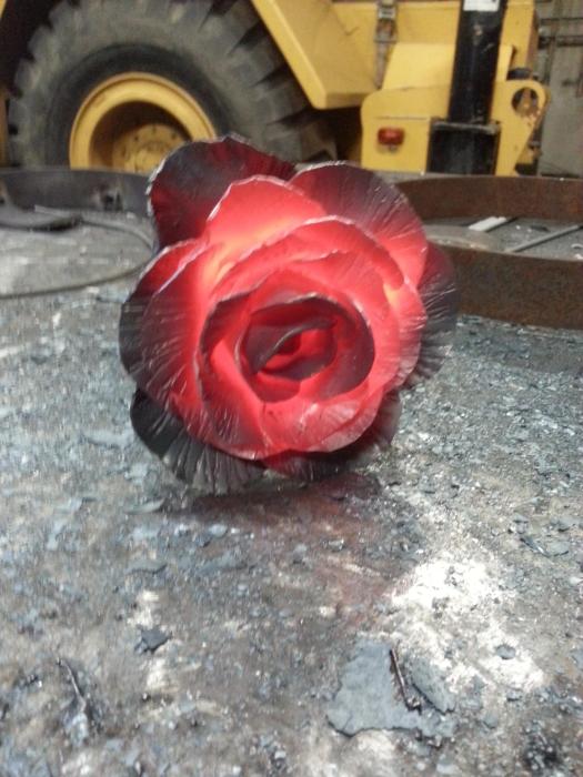 Metal Valentine's Day Roses For The One You Love (26 pics)
