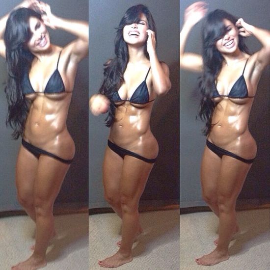 Can You Believe This Body Belongs To A MOTHER?! (18 pics)