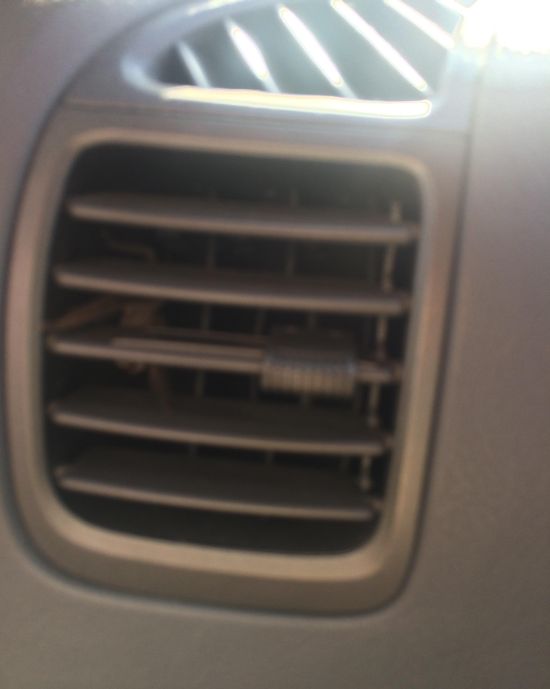 This Is Not Something You Want To See When You Get In Your Car (3 pics)