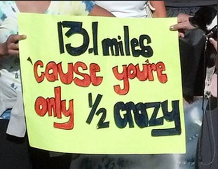 The Best Crowd Signs Ever Spotted At Sports Events (24 pics)