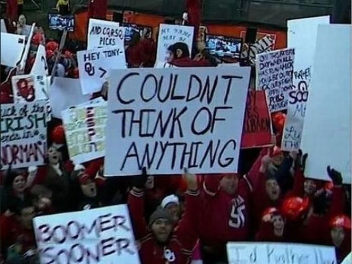 The Best Crowd Signs Ever Spotted At Sports Events (24 pics)