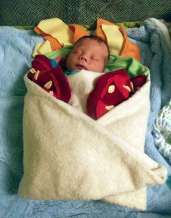Turn Your Baby Into A Burrito With This Awesome Blanket (6 pics)