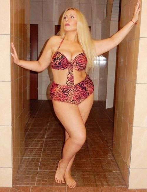 Talk Show Host Transforms Herself Into A Plus Size Model (20 pics)