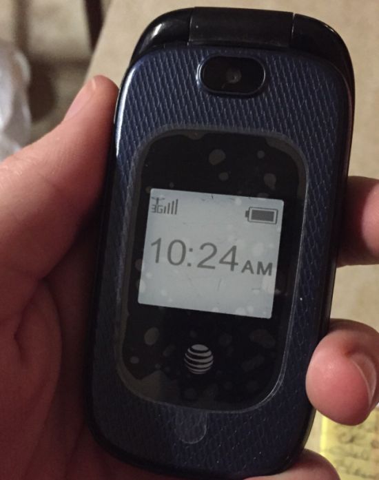 When Your Grandmother Asks You To Fix Her Phone (2 pics)