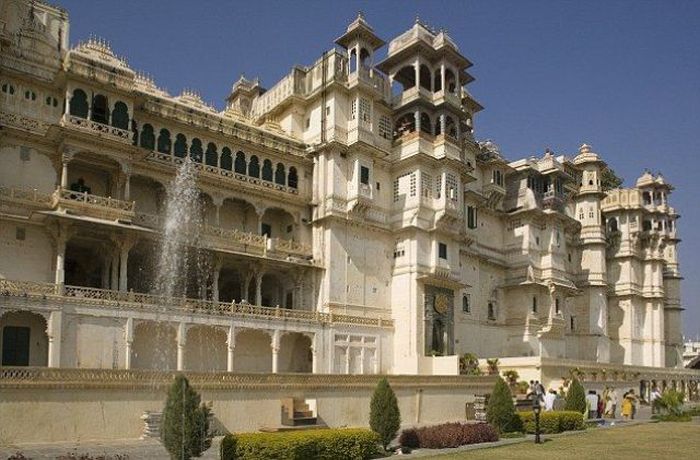 This Extravagant Indian Wedding Cost $23 Million (25 pics)