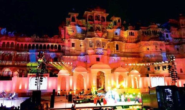 This Extravagant Indian Wedding Cost $23 Million (25 pics)