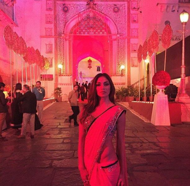 This Extravagant Indian Wedding Cost $23 Million (25 pics)