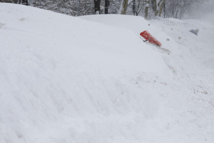 The East Coast Of The United States Is Getting Buried By Snow (30 pics)