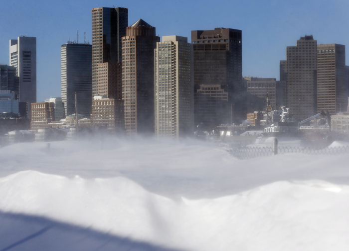 The East Coast Of The United States Is Getting Buried By Snow (30 pics)
