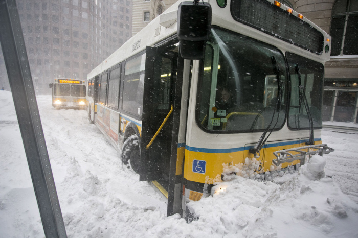 The East Coast Of The United States Is Getting Buried By Snow (30 pics)