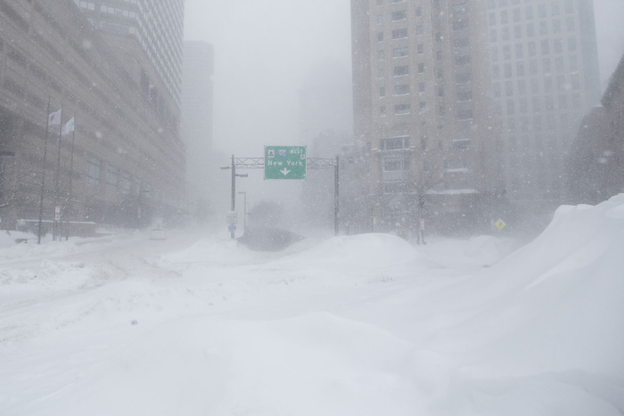 The East Coast Of The United States Is Getting Buried By Snow (30 pics)