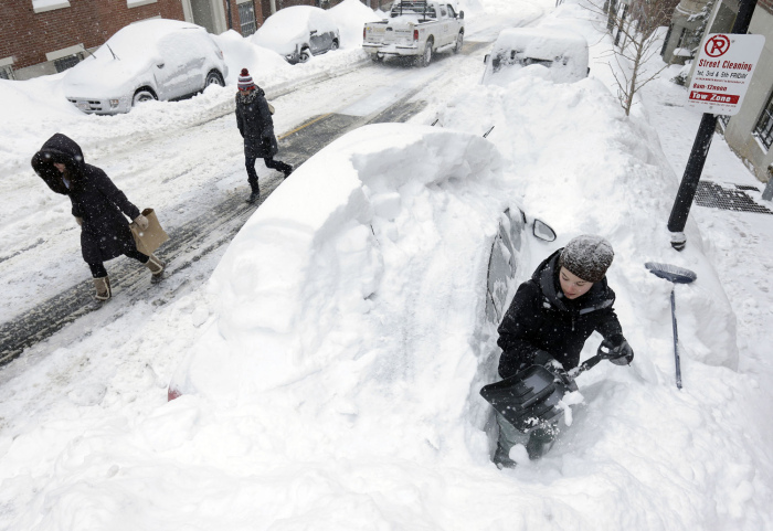 The East Coast Of The United States Is Getting Buried By Snow (30 pics)