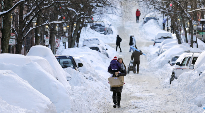 The East Coast Of The United States Is Getting Buried By Snow (30 pics)