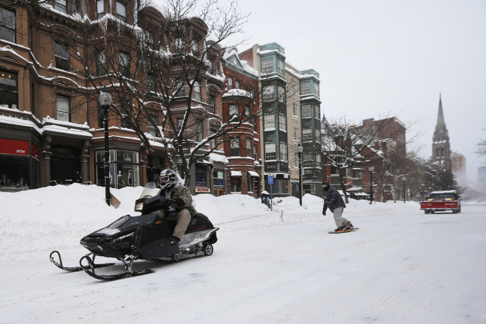 The East Coast Of The United States Is Getting Buried By Snow (30 pics)