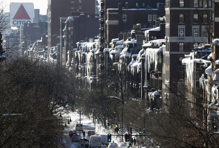 The East Coast Of The United States Is Getting Buried By Snow (30 pics)
