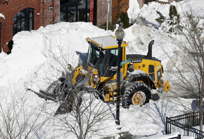 The East Coast Of The United States Is Getting Buried By Snow (30 pics)