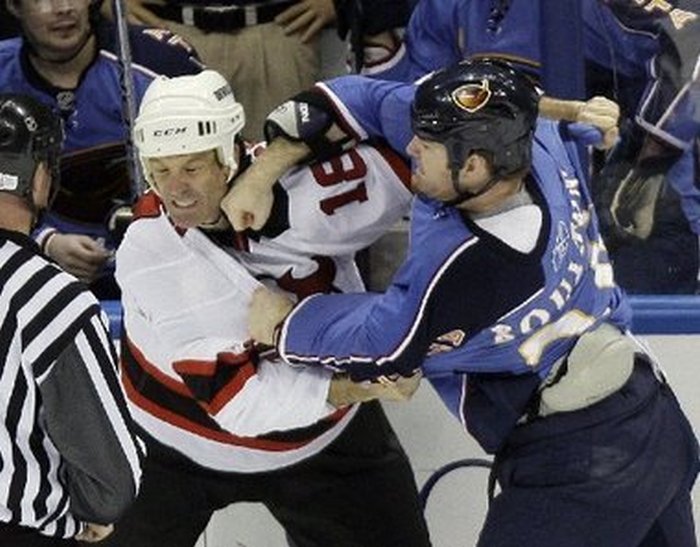 Sometimes Hockey Is More Violent Than MMA (36 pics)