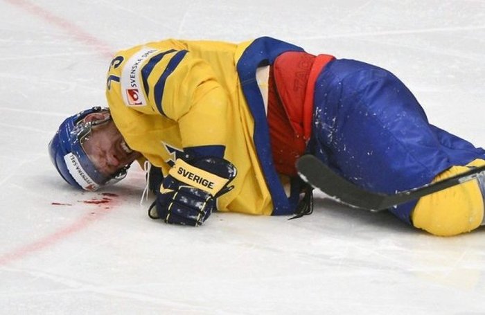 Sometimes Hockey Is More Violent Than MMA (36 pics)