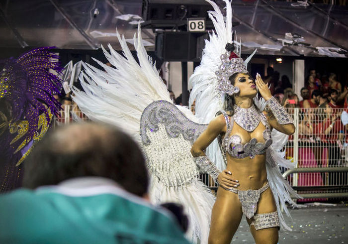 Brazilian Babes Are A Good Reason To Go To The Sao Paulo Carnival (57 pics)