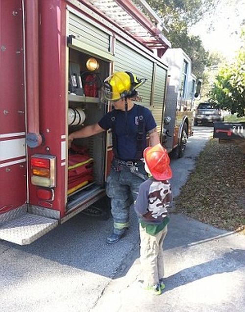 Police And Firefighters Come Out To Celebrate 6 Year Old's Birthday (12 pics)