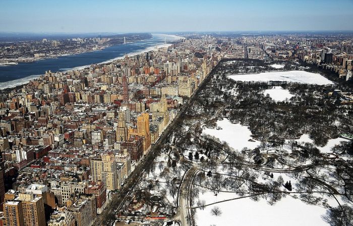 Amazing Aerial Views Show A Frozen New York City (16 pics)