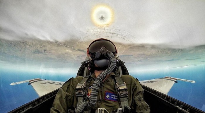 Pilots Know How To Take Extreme Selfies (17 pics)