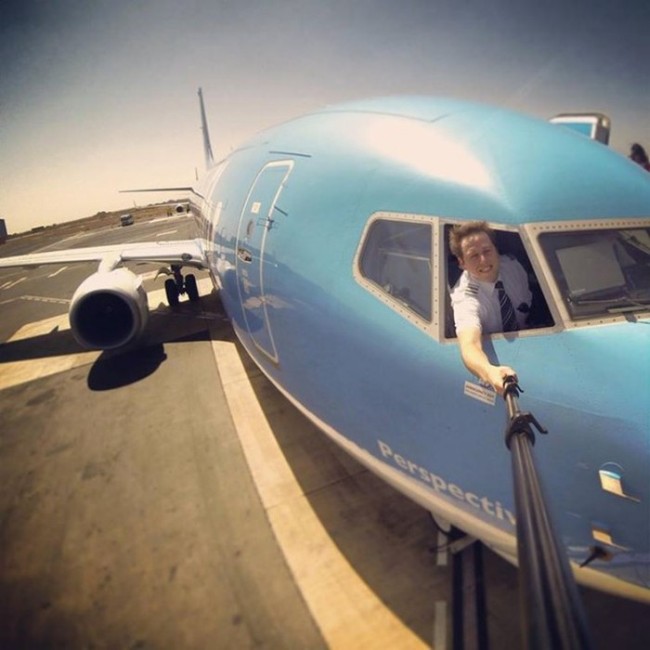Pilots Know How To Take Extreme Selfies (17 pics)