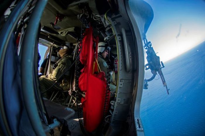 Incredible Photos Show US Marines In Action (100 pics)