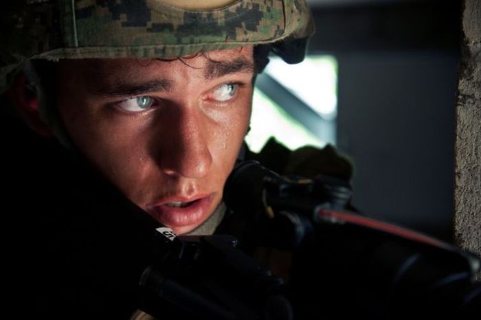 Incredible Photos Show US Marines In Action (100 pics)