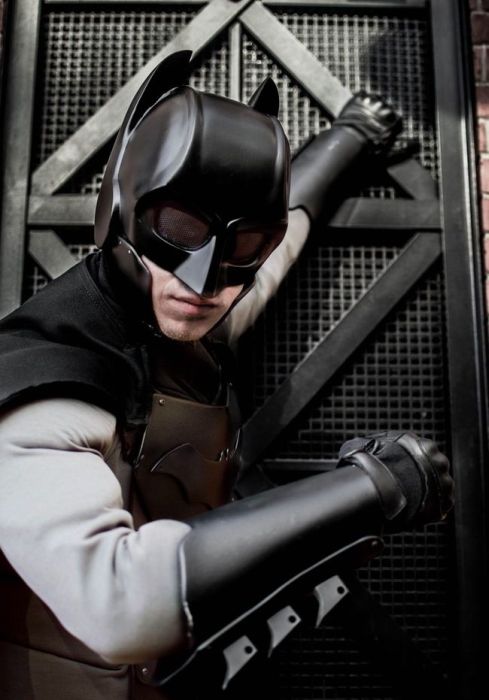 How A Real Life Batman Suit Would Stack Up Against Knives And Fists (14 pics)