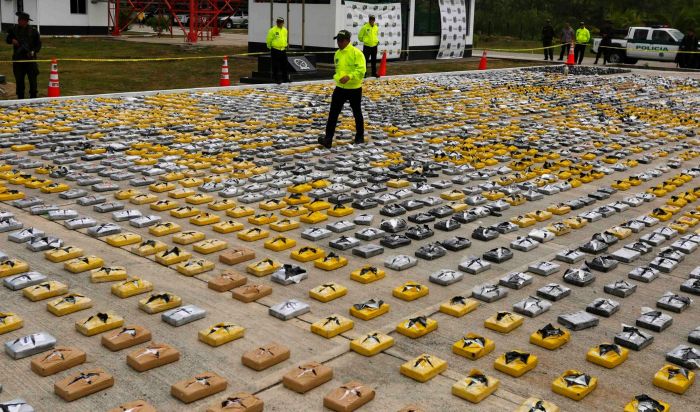 Police Intercept A Cocaine Shipment Worth $60 Million (6 pics)