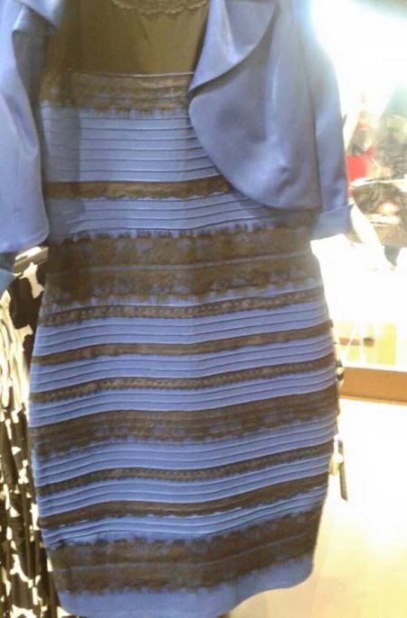 The Great Dress Debate Can Finally Be Put To Rest (4 pics)