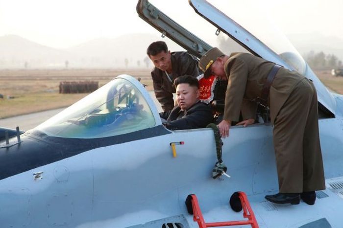 Pictures Of Kim Jong Un In Action (116 pics)