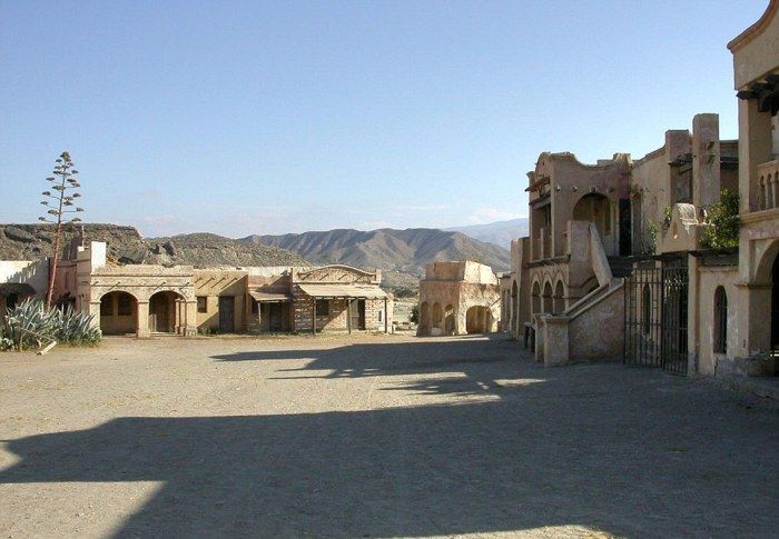 Abandoned Sets From Famous Movies And TV Shows (20 pics)