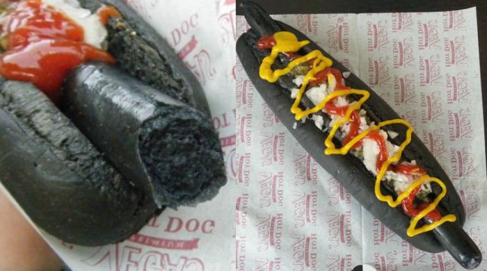 Different And Interesting Ways To Eat A Hot Dog (16 pics)