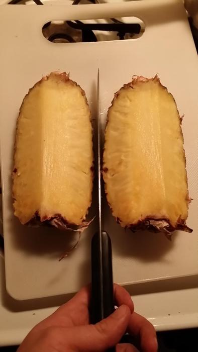 The Best Way To Cut A Pineapple (10 pics)