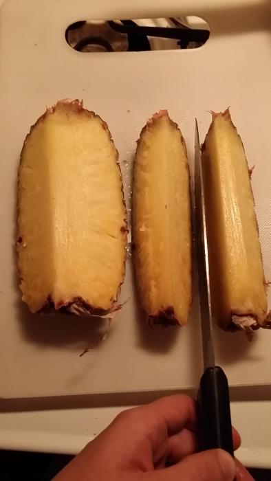 The Best Way To Cut A Pineapple (10 pics)