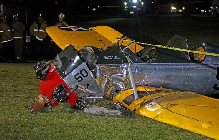 Harrison Ford Crash Landed On A Gold Course To Keep Others Safe (10 pics)