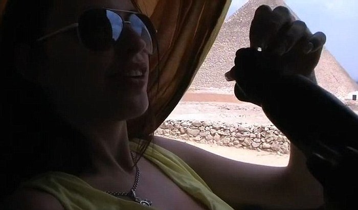Egypt Pyramid Aurita Porn - Tourist Shoots Adult Film At The Pyramids In Egypt (6 pics)