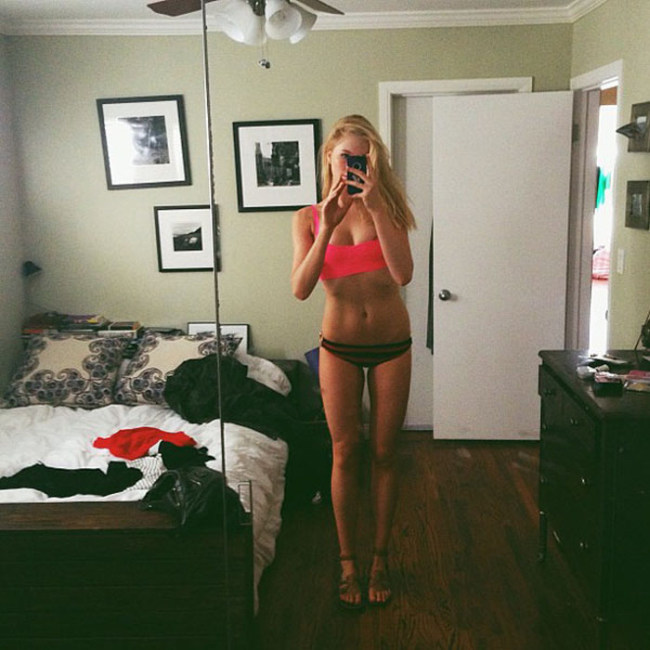 Alec Baldwin's Daughter Ireland Is All Grown Up And She Looks Sexy (19 pics)