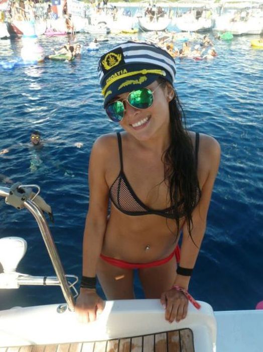 Sexy Bikini Babes (59 pics)