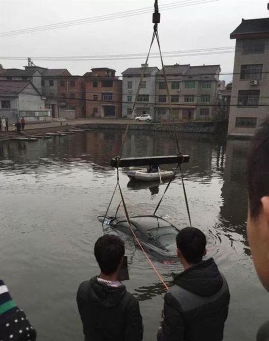 Well That's One Way To Destroy Your Ferrari F430 (10 pics)