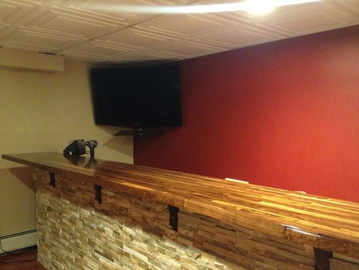 Man Turns Unfinished Basement Into The Ultimate Bar (12 pics)