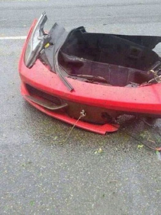 This Beautiful Ferrari Got Shredded In A Collision With A Tree (12 pics)