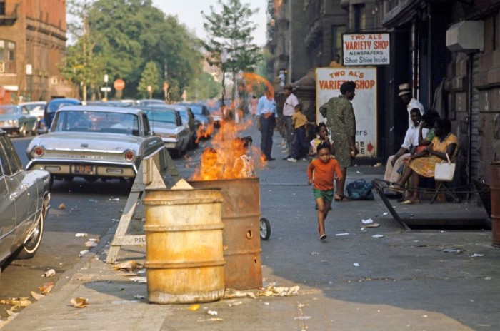 Amazing Photographs Show What Harlem Was Like In The 1970s (24 pics)